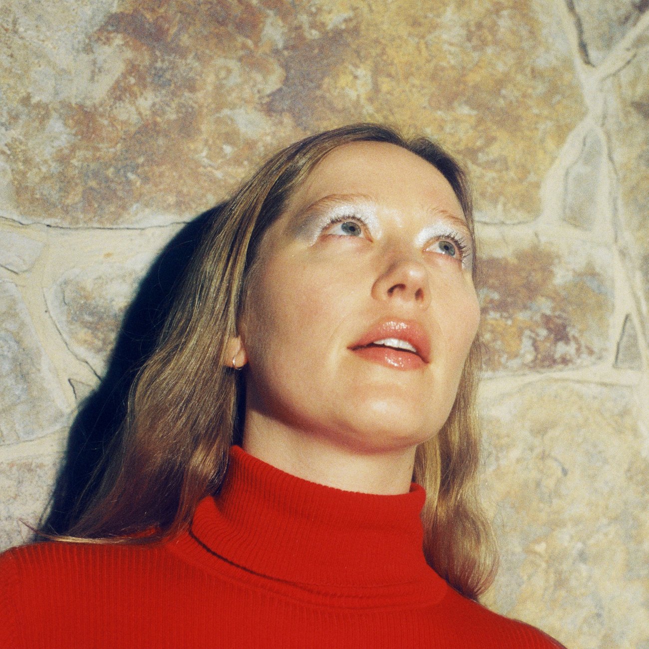 Julia Jacklin a The Hardest Thing című új dal sajtófotóján
