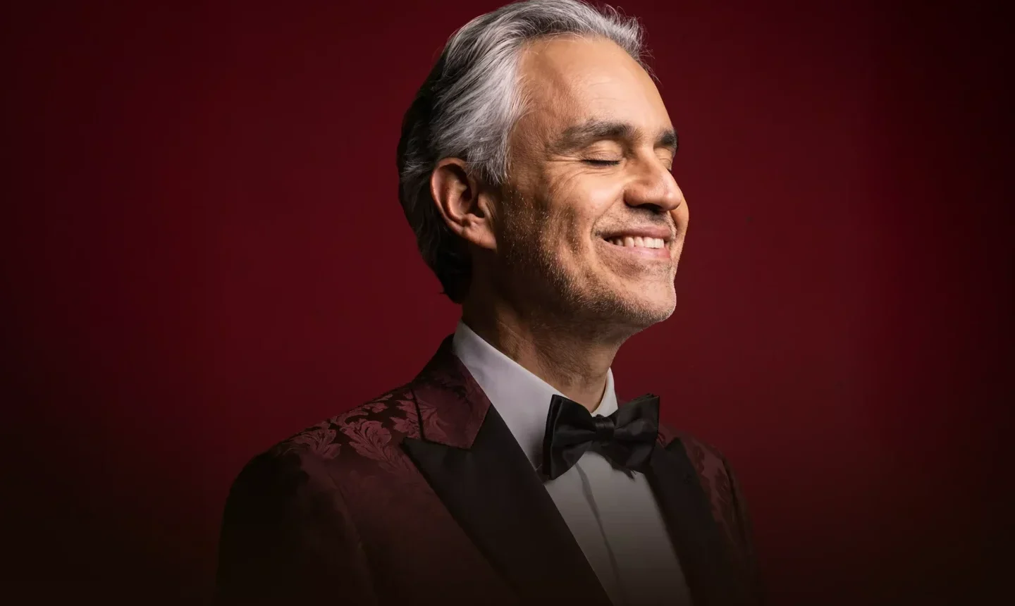 Andrea Bocelli a 2027-es Romanza 30th Anniversary Tour hivatalos képén
