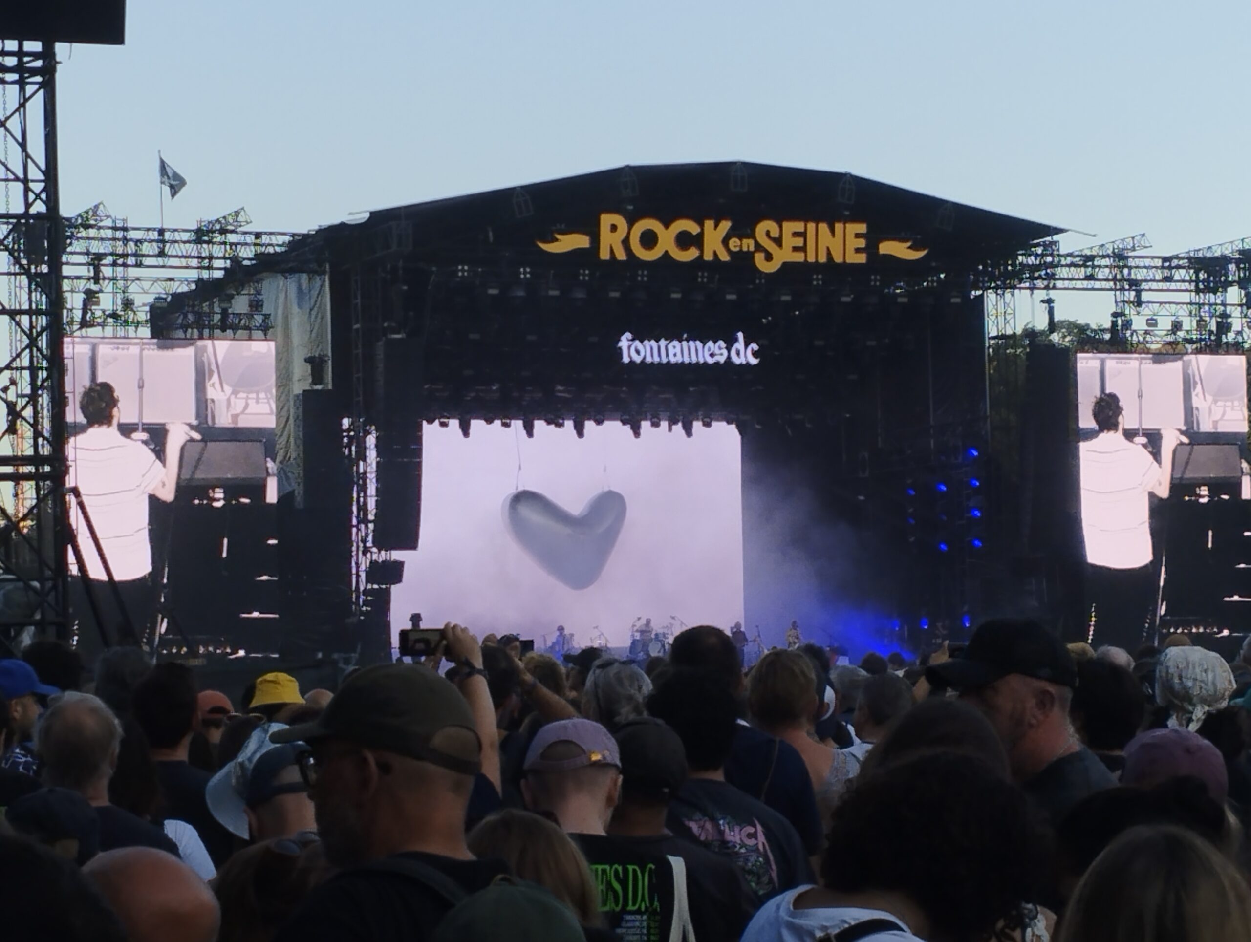 A Fontaines D.C. a Rock en Seine színpadán 2025. augusztus 24-én – archív koncertfotó
