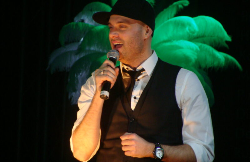 Takács Nikolas egy 2011-es csíkszeredai koncerten – archív felvétel